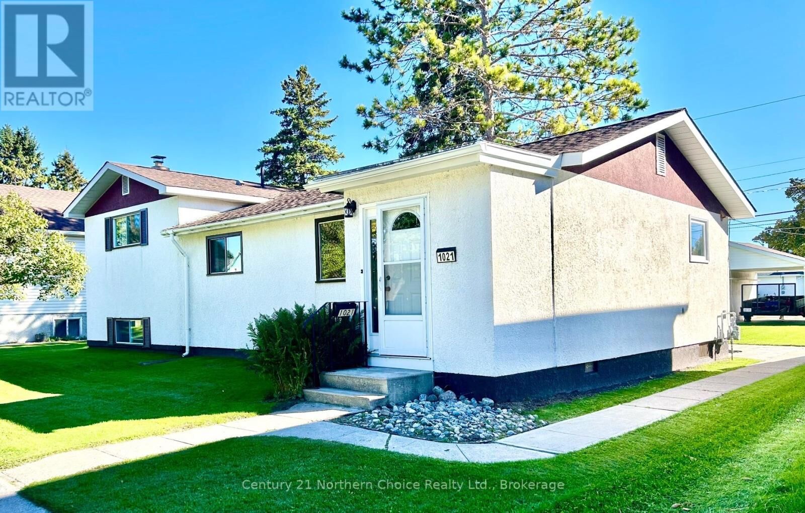 Property Photo:  1021 Third Street East  ON P9A 1S3 