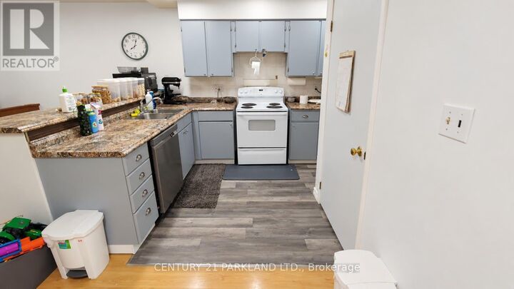 Property Photo:  67 Melinda Crescent  ON L4N 5T7 