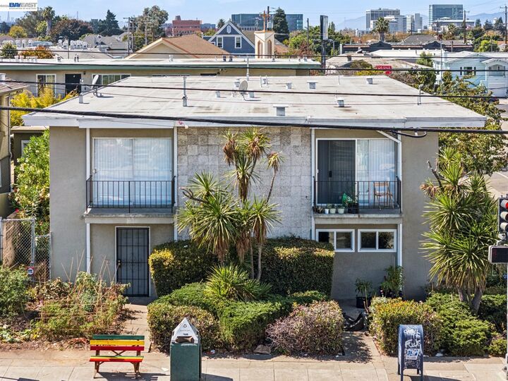Property Photo:  901 55th St  CA 94608 