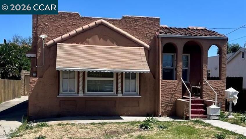 Property Photo: 478 W 11th St. CA 94565