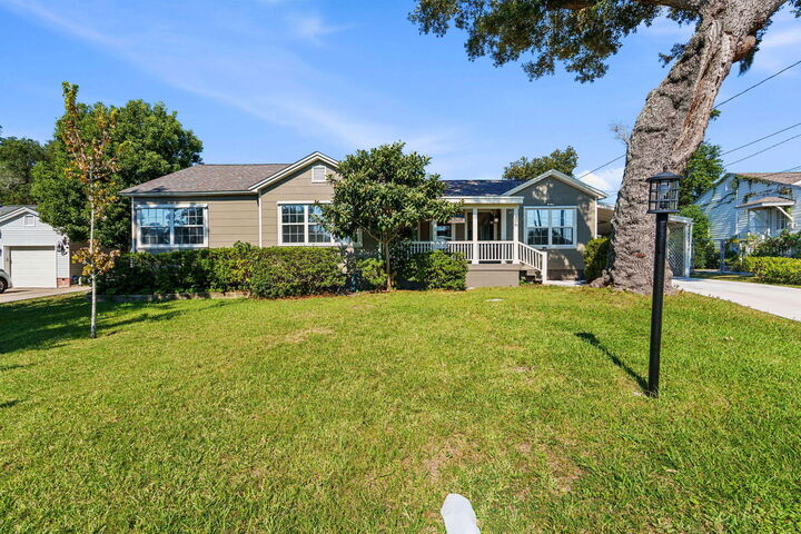 Property Photo:  306 S Macarthur Avenue  FL 32401 