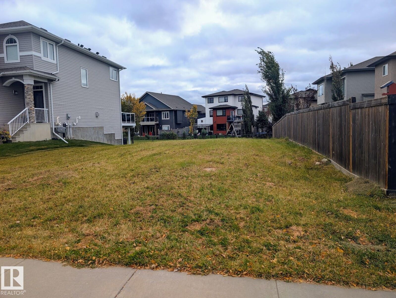 Property Photo:  19 Lakevista Point(E)  AB T4X 0J2 
