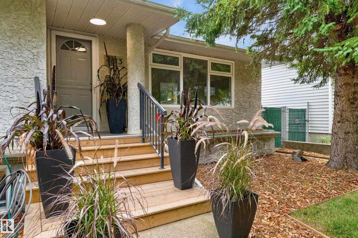 Property Photo:  4813 115 Avenue NW  AB T5W 0W3 