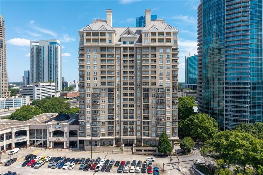 Property Photo: 3334 Peachtree Road NE 103 GA 30326