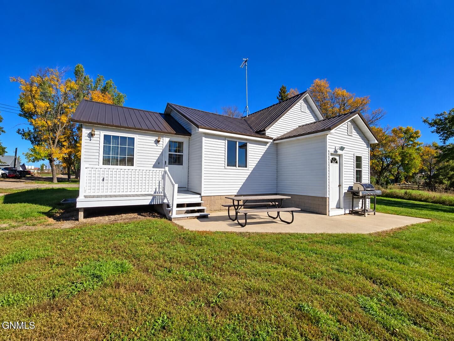 Property Photo:  206 3rd Street  ND 58581 
