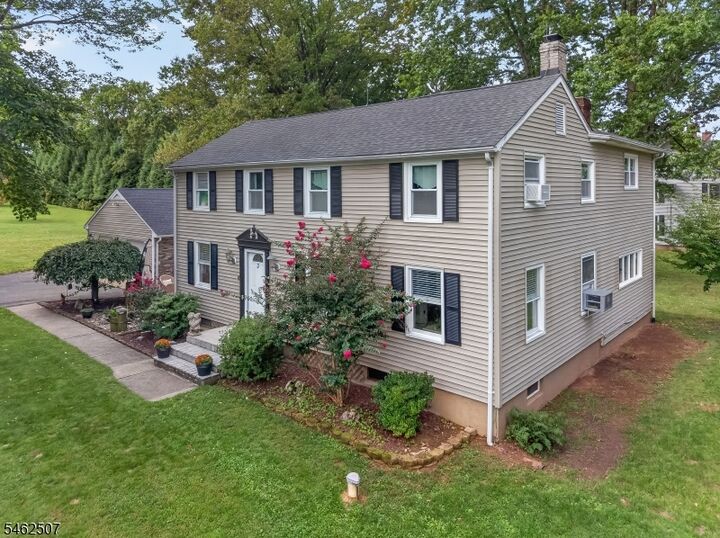 Property Photo:  3 Galloping Hill Rd  NJ 08833 