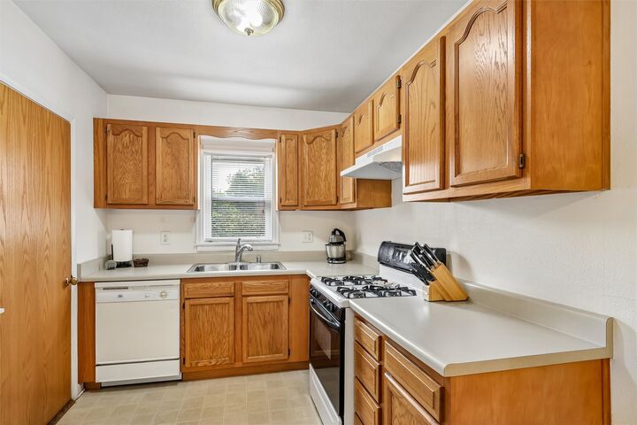 Property Photo:  617 Grand Avenue  IA 50265 