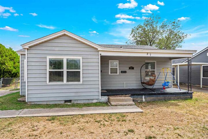 Property Photo: 27 NW 28th St OK 73505