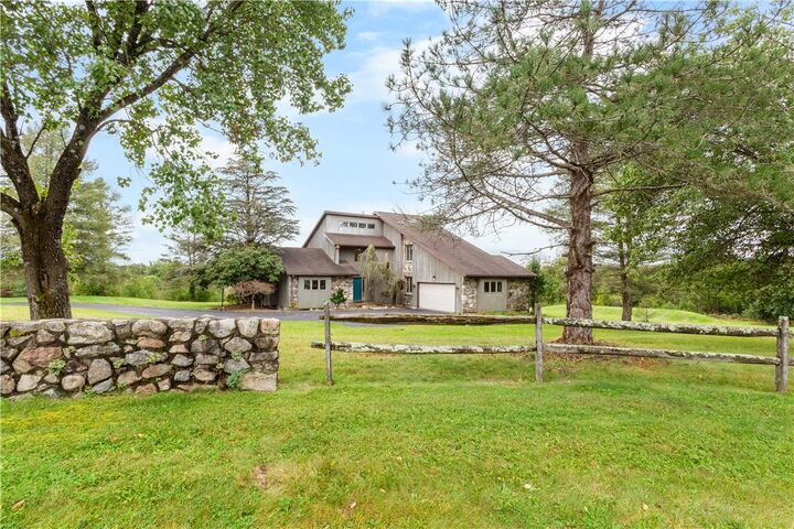 Property Photo:  377 Farmhouse Lane  PA 18091 