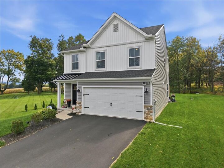 Property Photo:  9524 Newtown Road  PA 18031 