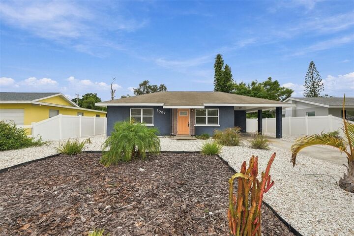 Property Photo:  1007 21st Avenue W  FL 34221 