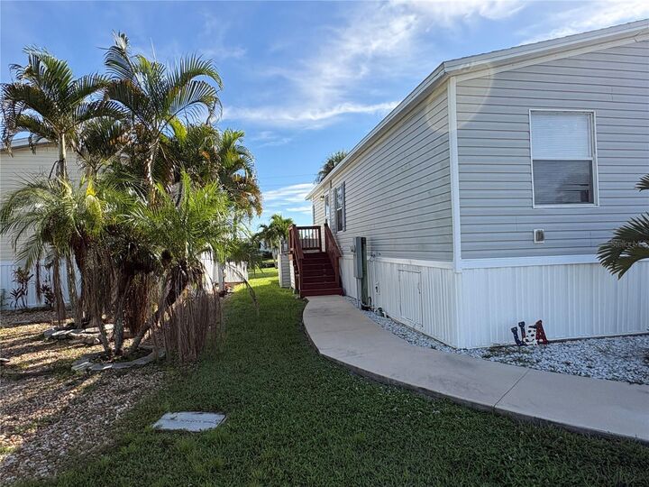 Property Photo:  3308 Sunny Harbor Drive  FL 33982 
