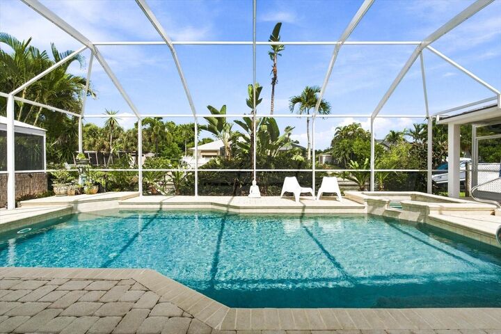 Property Photo:  1741 Stanford Lane  FL 34231 