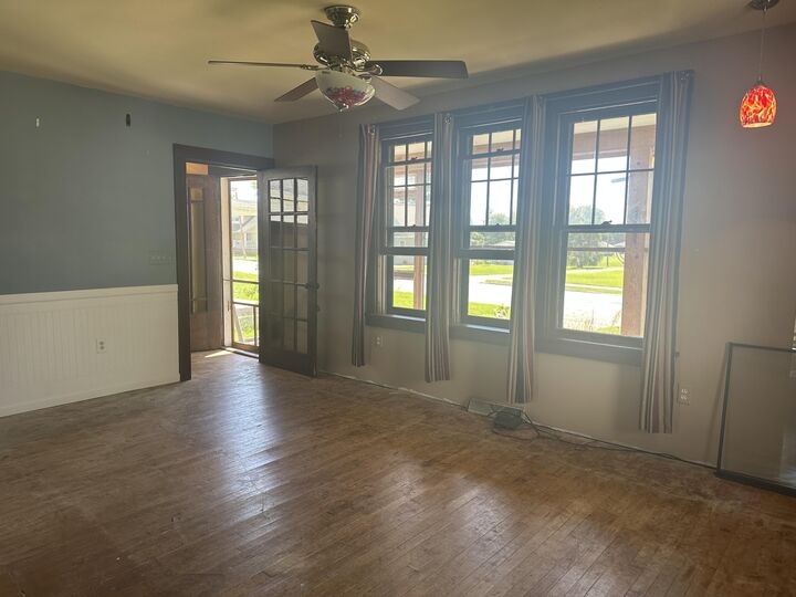 Property Photo:  532 Leavens Ave  WI 53085 