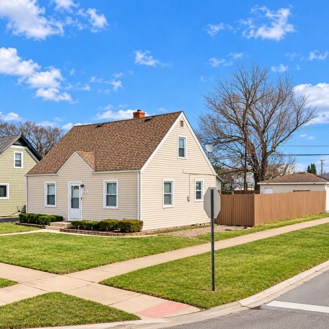 Property Photo:  