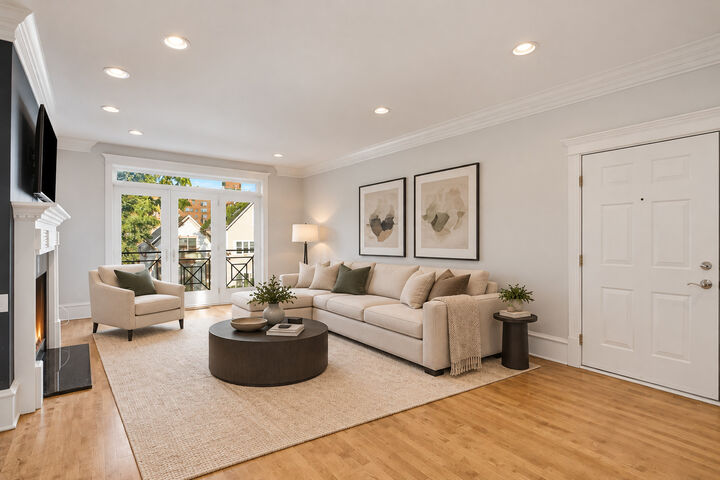 Property Photo: 2717 N Wilton Avenue 3S IL 60614
