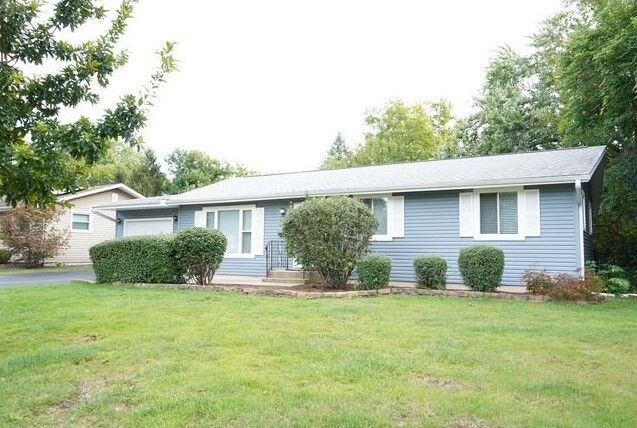 Property Photo:  162 Thunderbird Trail  IL 60188 