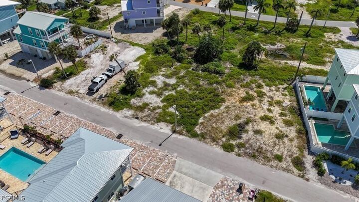 Property Photo: 110/120 Jefferson Street FL 33931