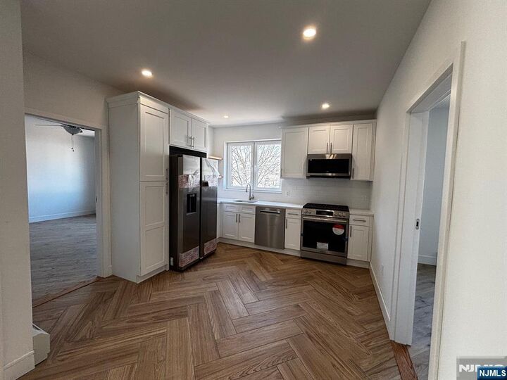 Property Photo:  695 Elm Street 2  NJ 07032 