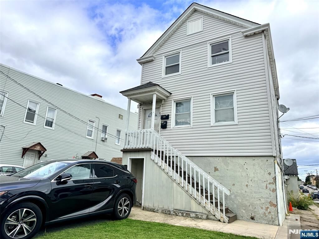 Property Photo:  62 Jewell Street 2  NJ 07026 