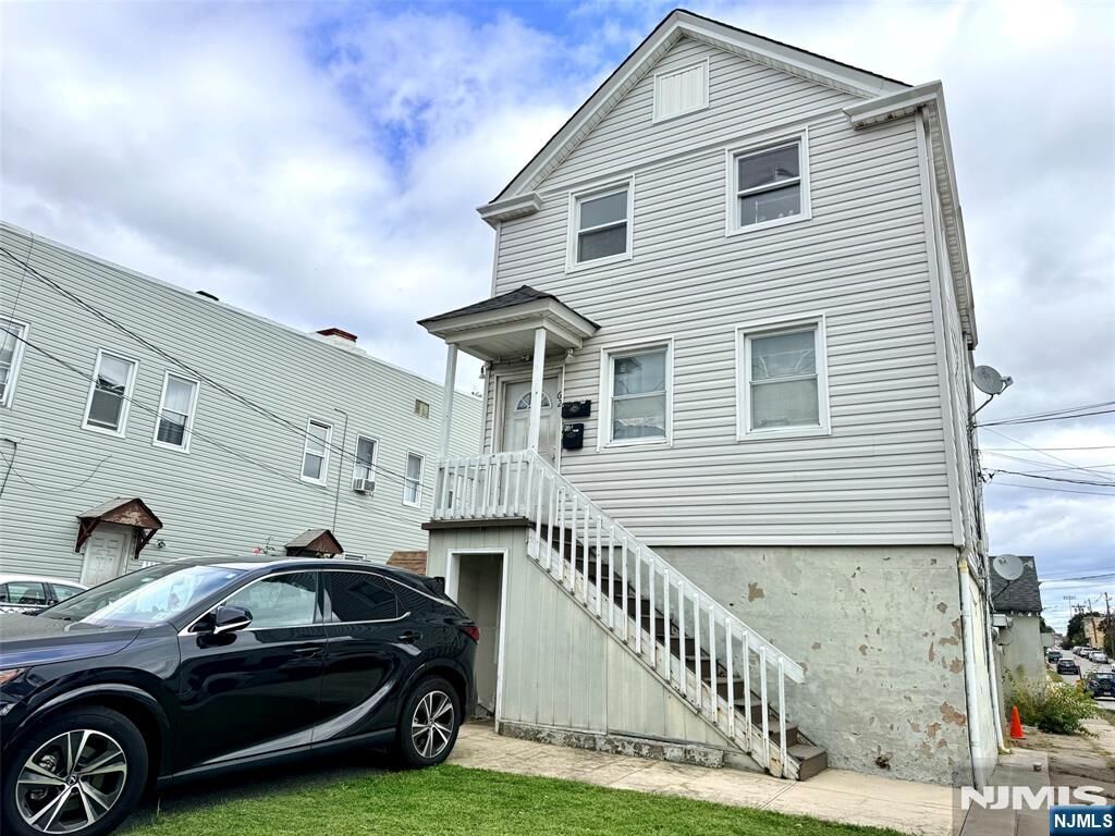 Property Photo:  62 Jewell Street 2  NJ 07026 
