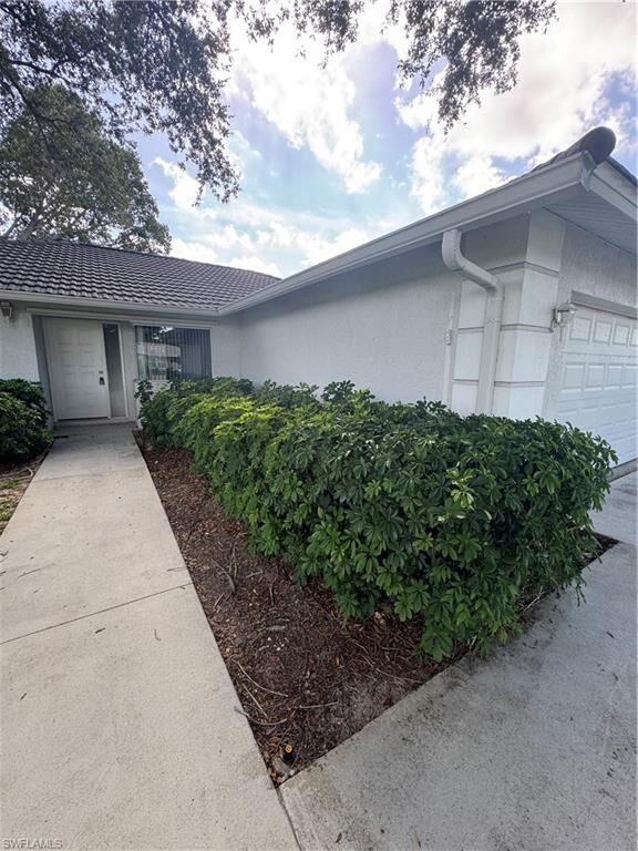 Property Photo: 4235 Molokai Dr 6 FL 34112