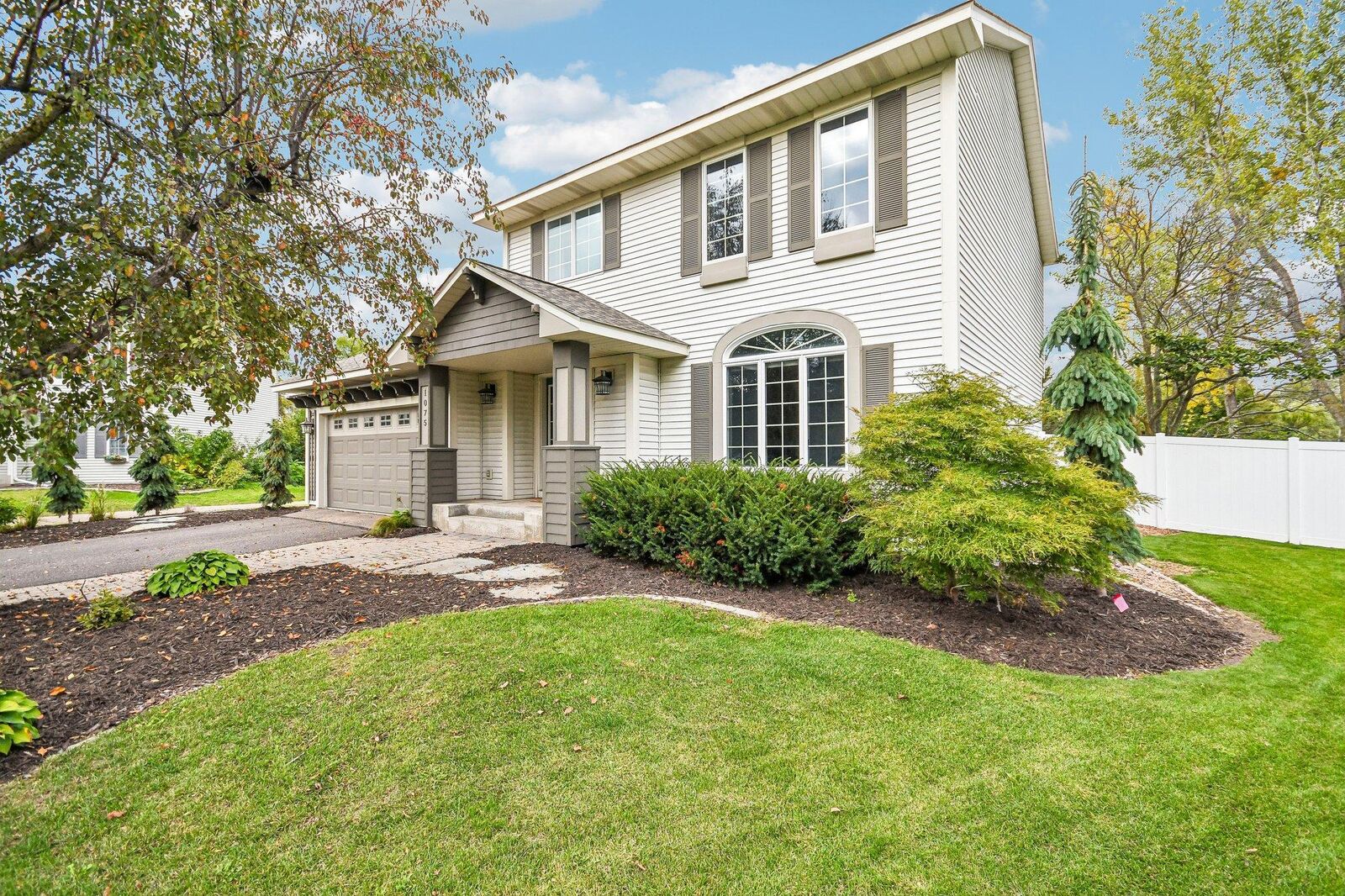 Property Photo: 1075 Fallbrook Lane MN 55125