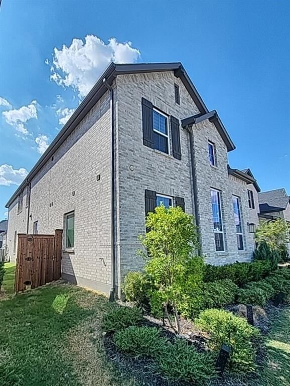 Property Photo: 2825 Holland Court TX 75009