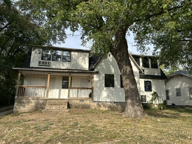Property Photo:  914 Willow Street  AR 72601 