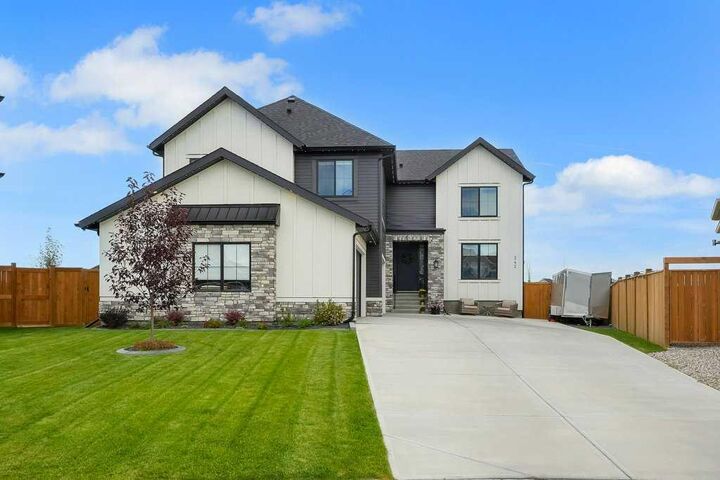 Property Photo:  242 Boulder Creek Place  AB T0J 1X3 