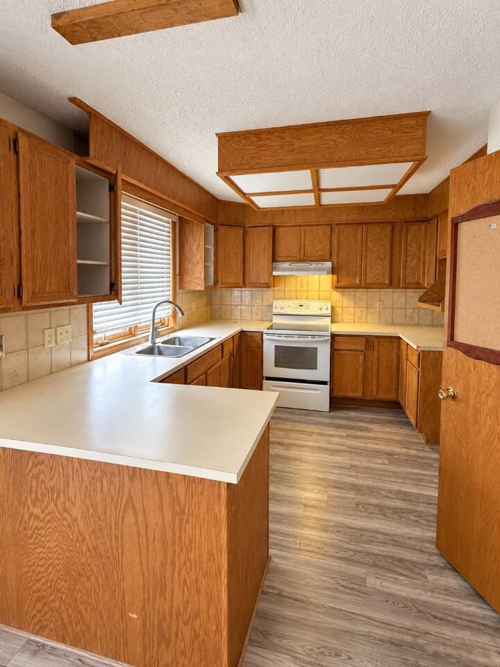 Property Photo: 180 Hawkhill Way NW AB T3G 3H1