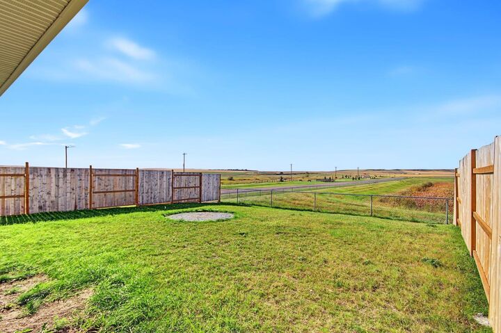 Property Photo:  301 3 Street W  AB T0J 3G0 