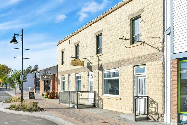 Property Photo:  5012 51 Avenue  AB T4J 1R5 