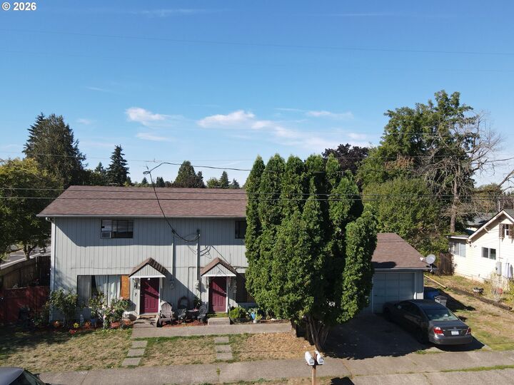 Property Photo: 3302 T St WA 98663