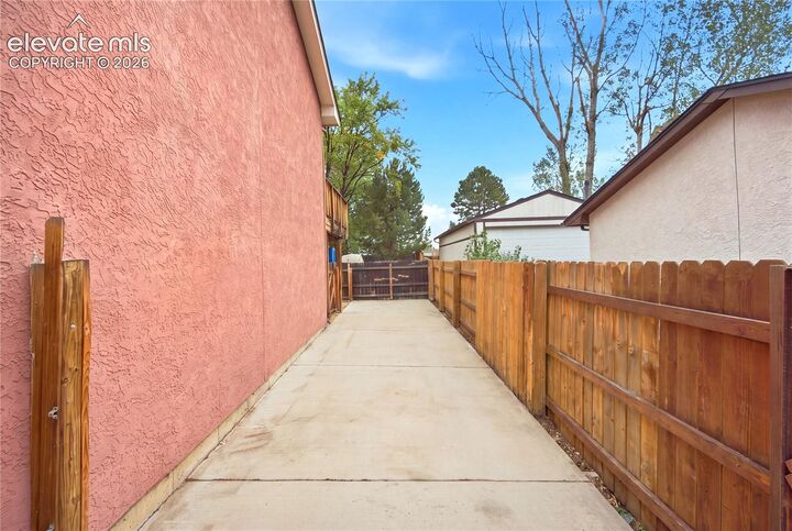 Property Photo:  2025 Heathercrest Drive  CO 80915 