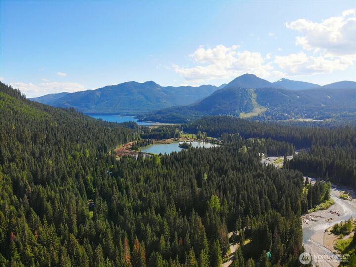 Property Photo: 15 Xx Snowshoe Lane WA 98068