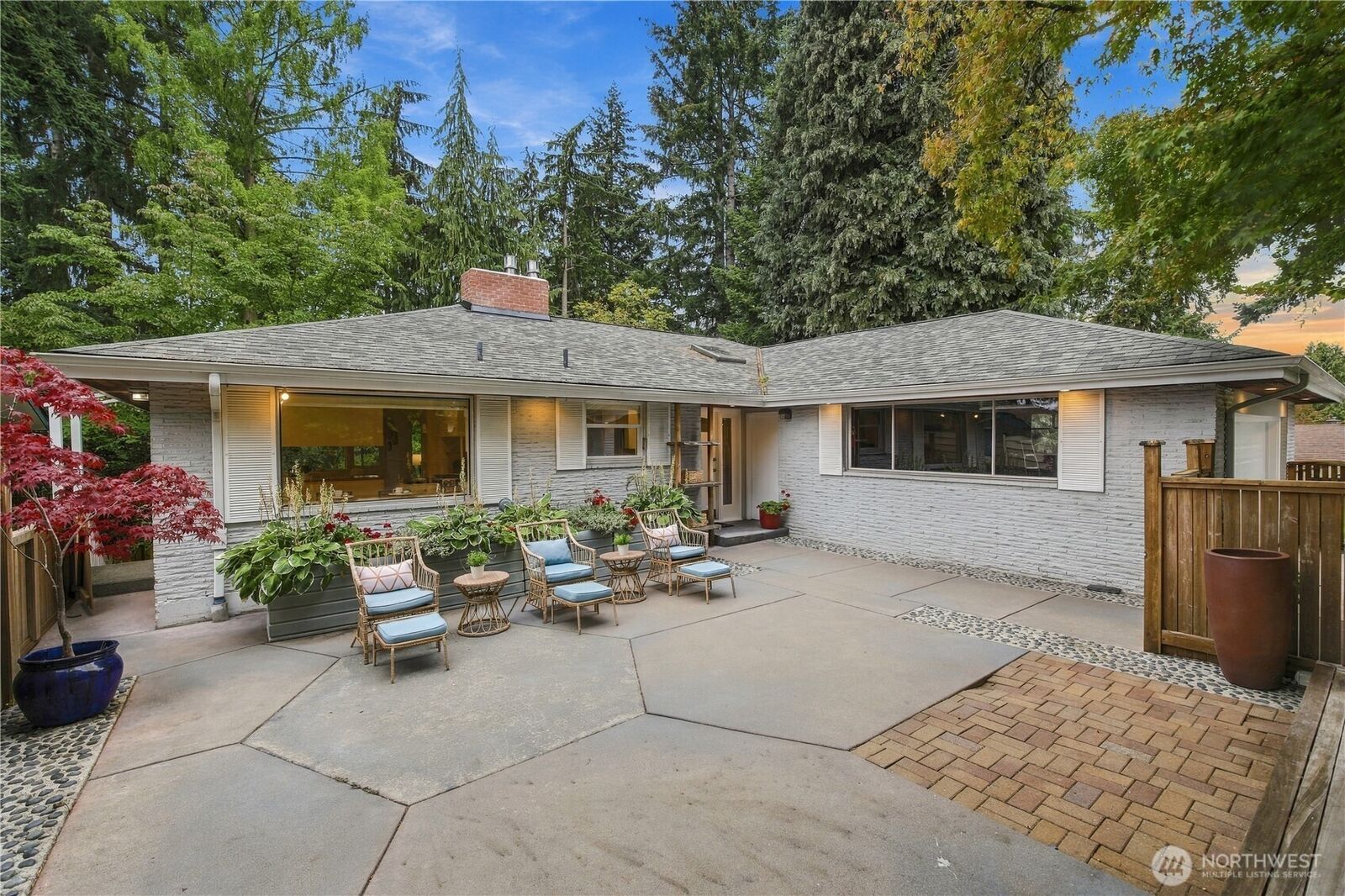 Property Photo:  8515  27th Avenue NE  WA 98115 