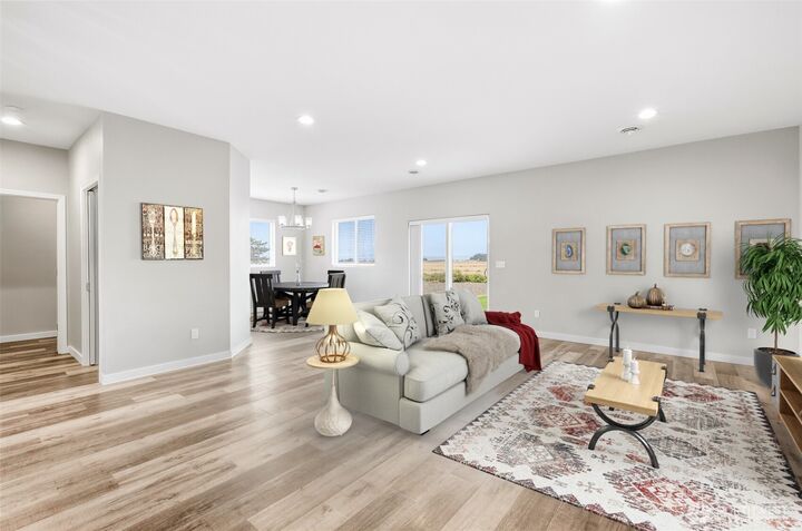 Property Photo:  107 W Chinook Avenue  WA 98824 