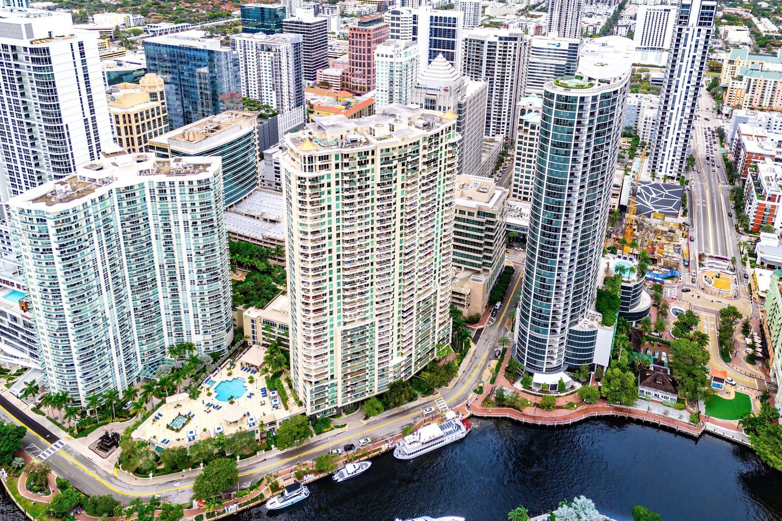 Property Photo: 411 N New River Drive E 401 FL 33301