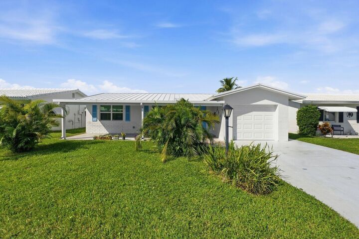 Property Photo: 1003 SW 17th Street FL 33426
