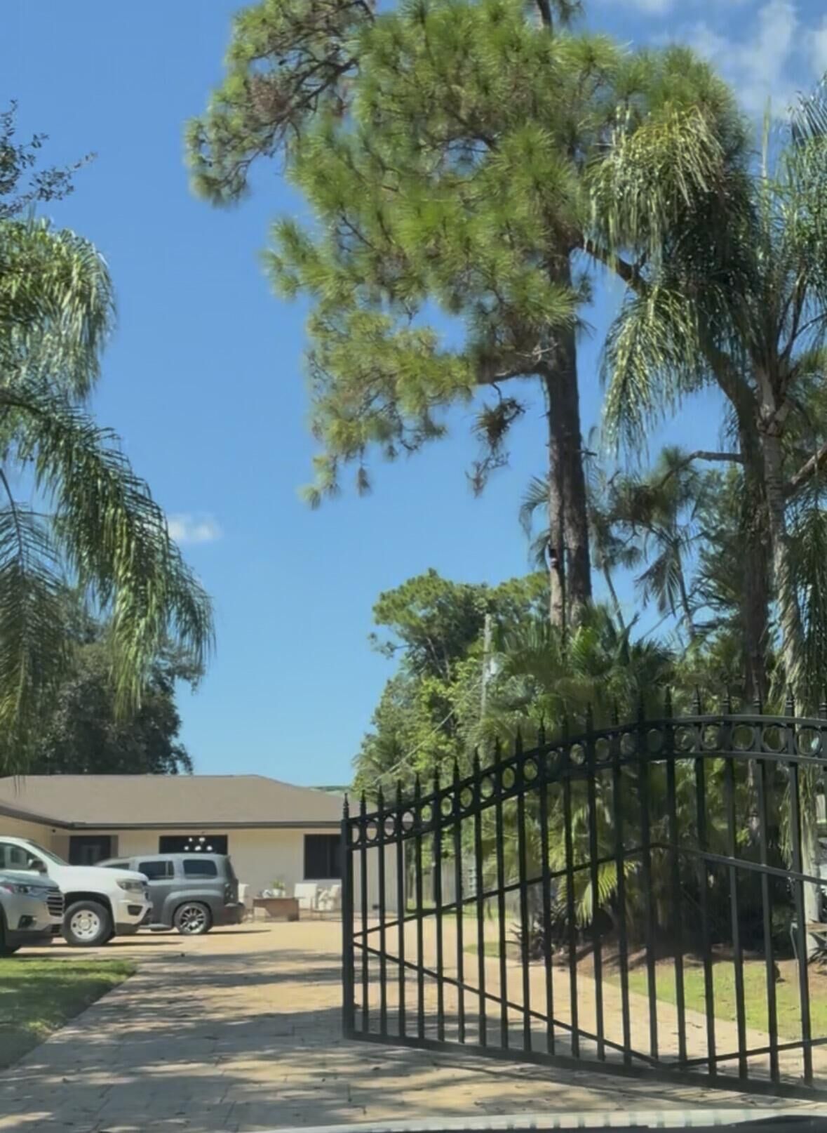 Property Photo:  5139 1st Road  FL 33467 