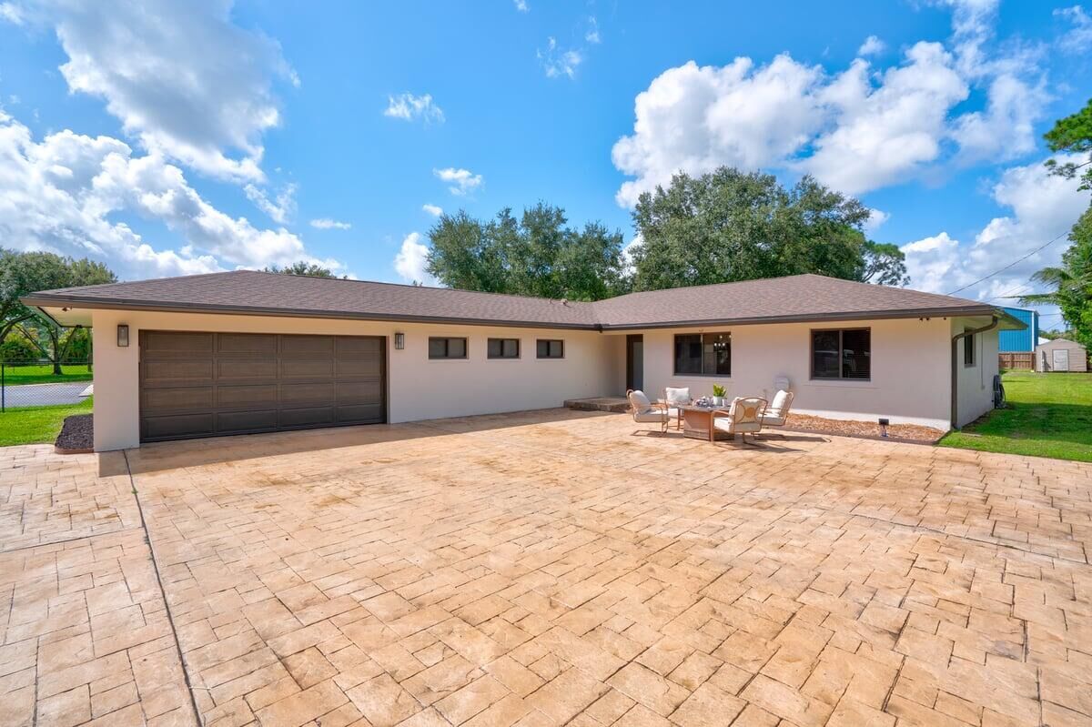 Property Photo:  5139 1st Road  FL 33467 