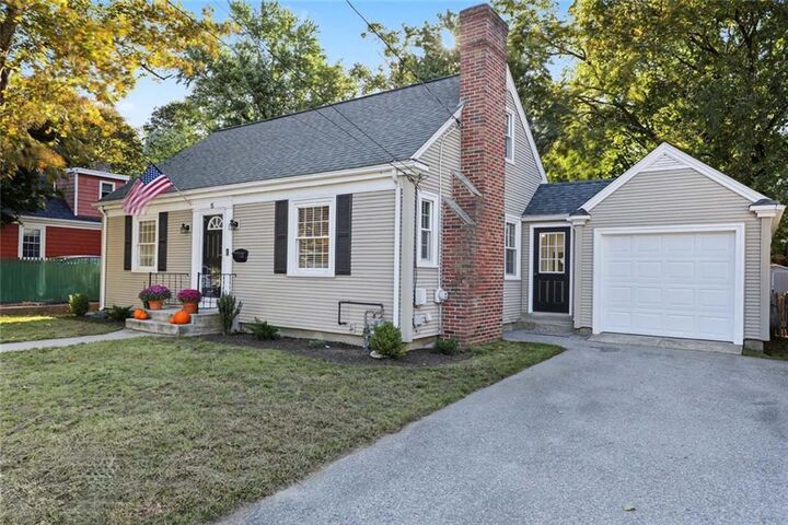 Property Photo:  15 River Road  RI 02865 