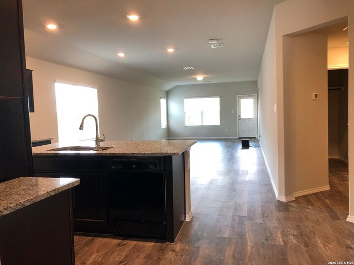 Property Photo: 5923 Sunshine Smt TX 78109