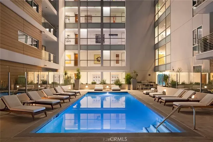 Property Photo:  6735 Yucca 501  CA 90028 