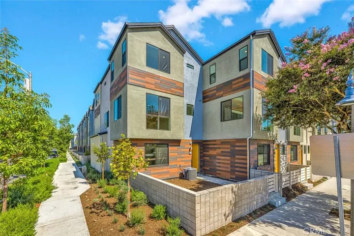 Property Photo:  5804 Linden Avenue 1  CA 90805 
