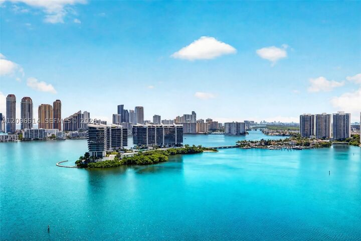 Property Photo: 3370 Hidden Bay Dr 2410 FL 33180