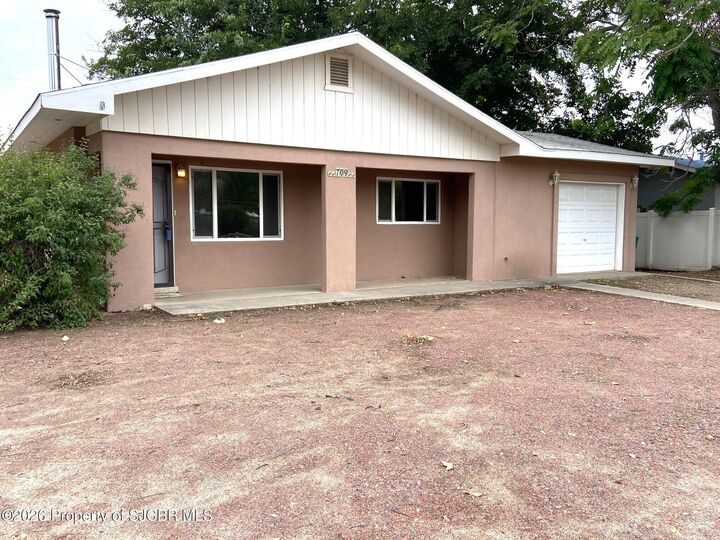 Property Photo: 709 W Apache Street NM 87401