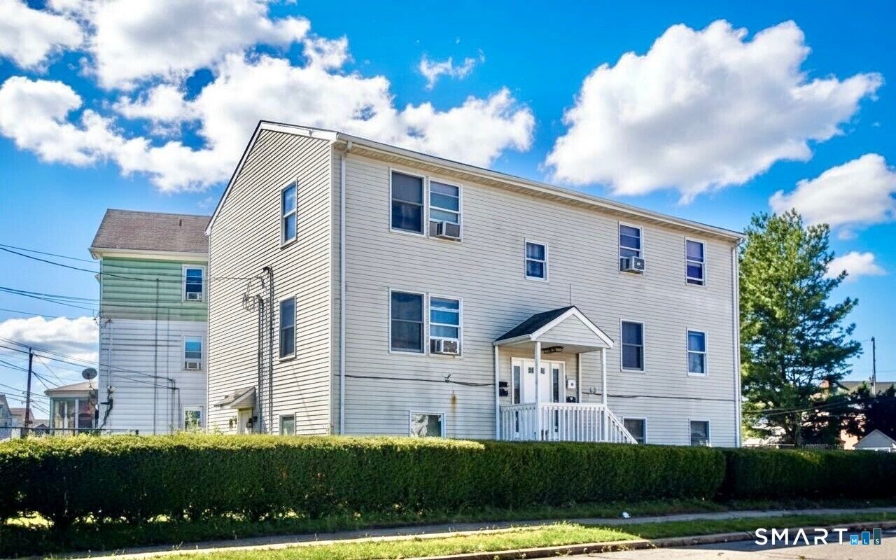 Property Photo:  204 Booth Street  CT 06053 