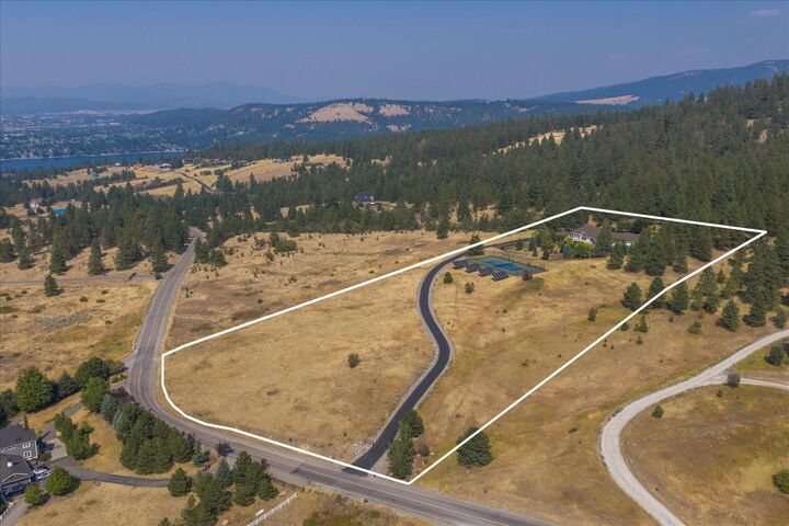Property Photo: 3217 S Quinimose Rd WA 99019